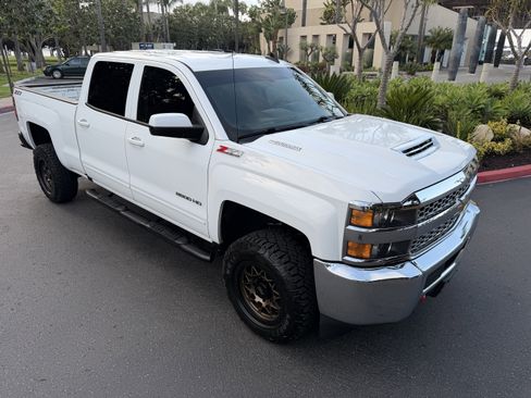 Used 2019 Chevrolet Silverado 2500 LT AWD/4WD image 6
