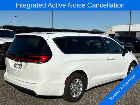 New 2027 Chrysler Pacifica Select FWD image 28
