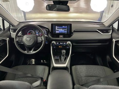 Used 2021 Toyota RAV4 XLE image 13