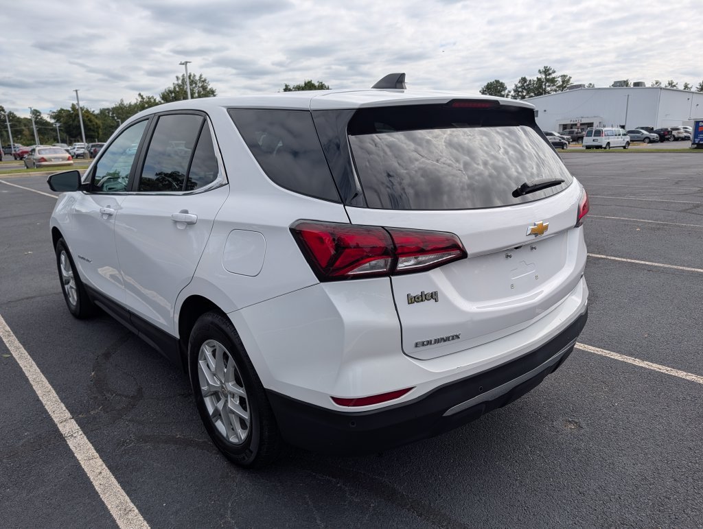 Used 2024 Chevrolet Equinox LT FWD image 24