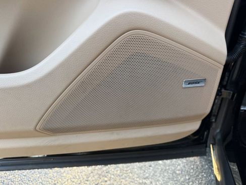 Used 2022 Porsche Cayenne Platinum Edition image 26