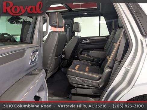 Used 2023 GMC Yukon AT4 w/ Technology Package AWD/4WD image 17