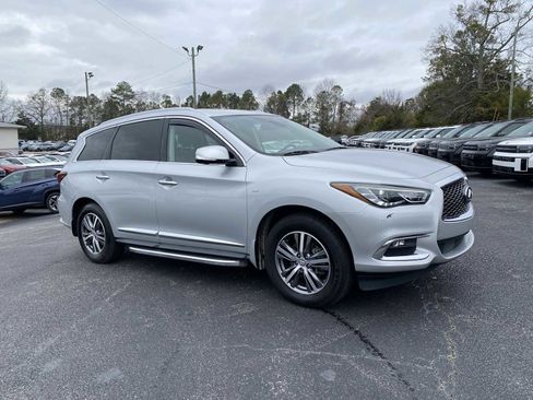 Used 2020 INFINITI QX60 Luxe w/ Essential Package image 2