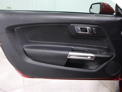 Used 2018 Ford Mustang Coupe RWD image 24
