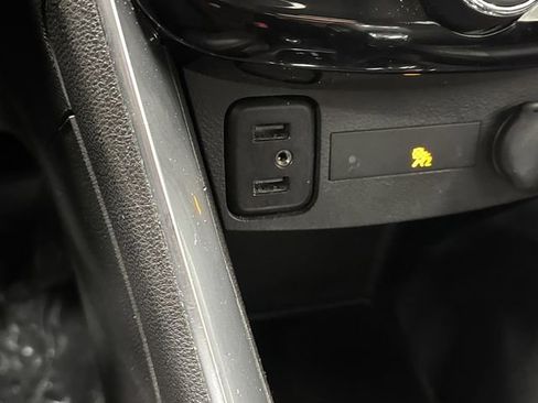 Used 2020 Chevrolet Trax Premier image 23
