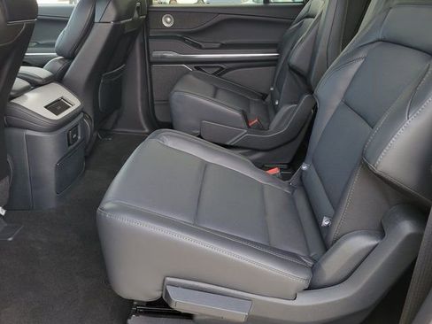 New 2026 Lincoln Navigator L Reserve w/ Jet Appearance Package image 7