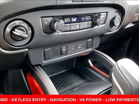 Used 2024 Nissan Frontier PRO-4X w/ Technology Package AWD/4WD image 17