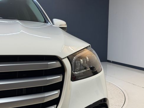Used 2024 Mercedes-Benz GLS 450 4MATIC image 10