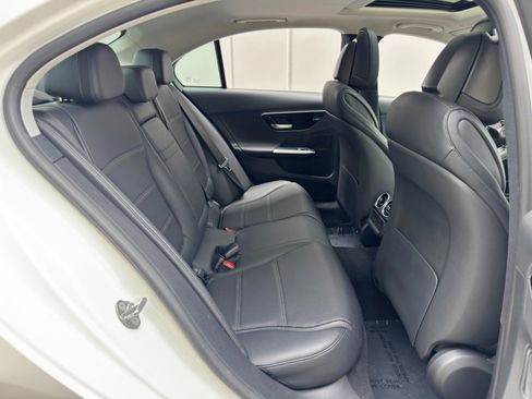 Used 2022 Mercedes-Benz C 300 Sedan image 43