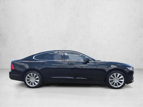 Used 2017 Volvo S90 T6 Momentum w/ Vision Package AWD/4WD image 4