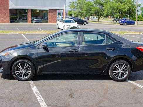 Used 2017 Toyota Corolla LE w/ LE Premium Package w/Moonroof FWD image 5