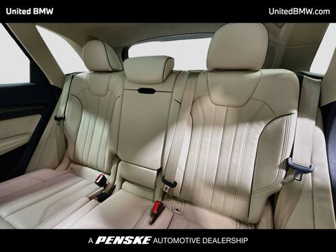 Used 2023 Audi Q5 e Premium Plus w/ Premium Plus Package AWD/4WD image 12