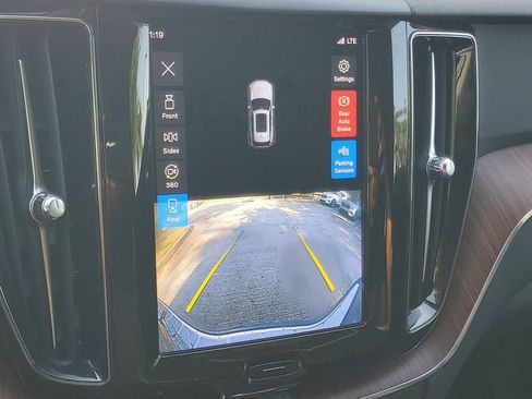 Certified 2023 Volvo XC60 B5 Plus w/ Protection Package Premier FWD image 25