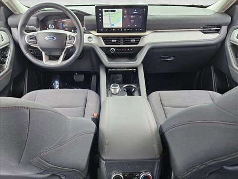 Used 2025 Ford Explorer Active image 17