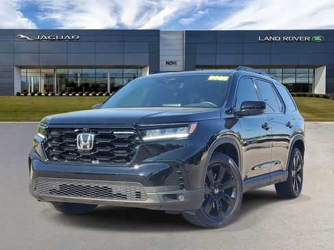 Used 2025 Honda Pilot Black Edition image 1