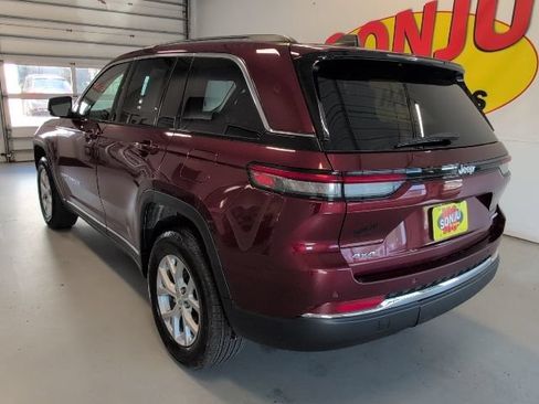 Used 2023 Jeep Grand Cherokee Limited AWD/4WD image 3