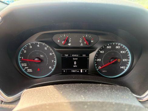 Used 2018 Chevrolet Equinox LS FWD image 14