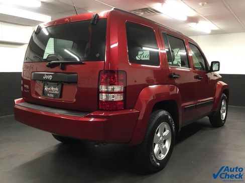 Used 2011 Jeep Liberty Sport image 9