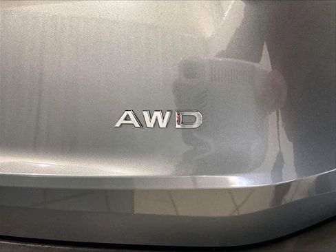 Used 2023 Nissan Rogue S AWD/4WD image 28