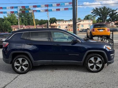 Used 2018 Jeep Compass Latitude w/ Popular Equipment Group AWD/4WD image 5