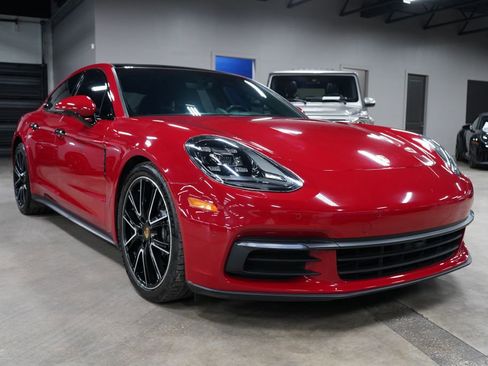 Used 2020 Porsche Panamera RWD image 6