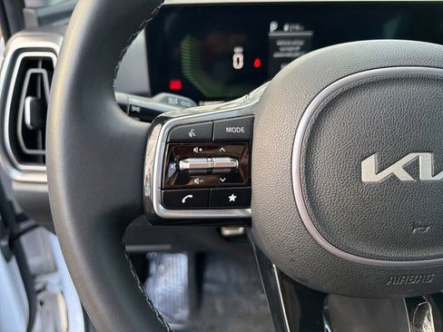 Used 2024 Kia Sorento S image 21