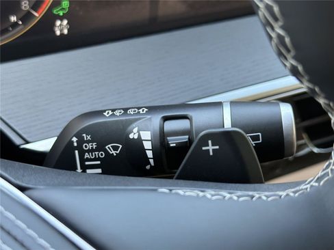Used 2025 INFINITI QX80 Sensory AWD/4WD image 23
