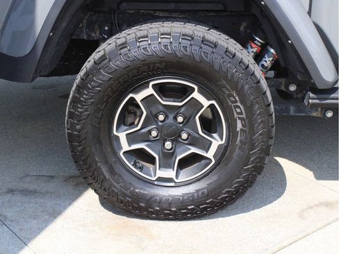 Used 2021 Jeep Gladiator Mojave AWD/4WD image 36