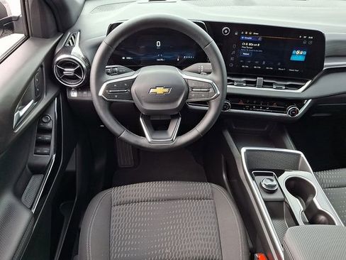 Used 2026 Chevrolet Equinox LT FWD image 11