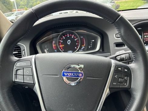 Used 2016 Volvo V60 T5 Premier FWD image 16