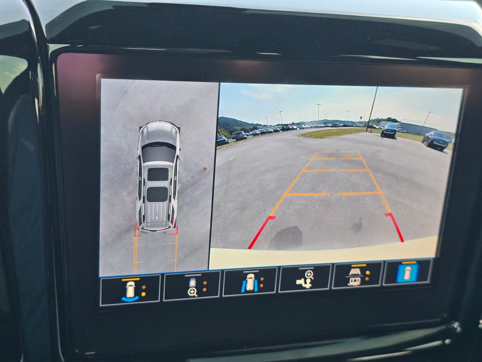 Used 2023 Chevrolet Traverse LT FWD image 20