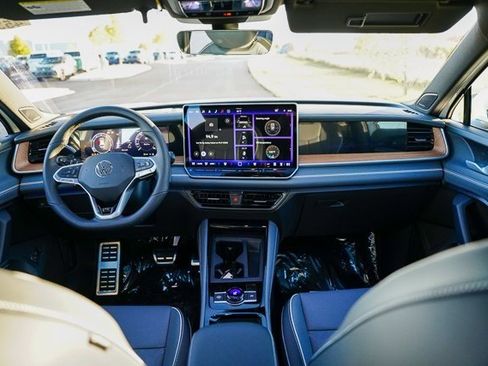 New 2026 Volkswagen Tiguan SEL R-Line image 25