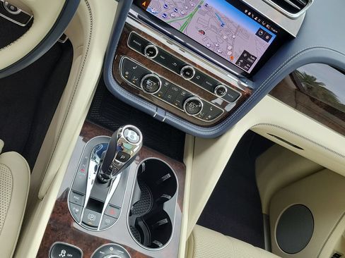 Certified 2022 Bentley Bentayga AWD/4WD image 52