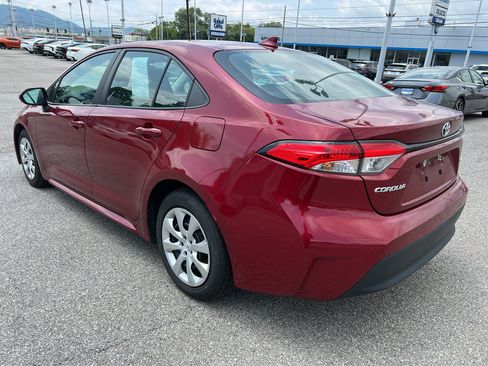 Used 2024 Toyota Corolla LE FWD image 4