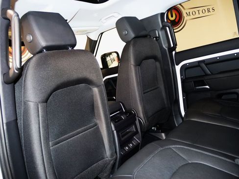 Used 2025 Land Rover Defender 110 S AWD/4WD image 57