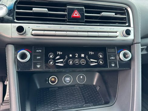 Used 2024 Genesis G70 3.3T Advanced w/ Sport Prestige Package image 32