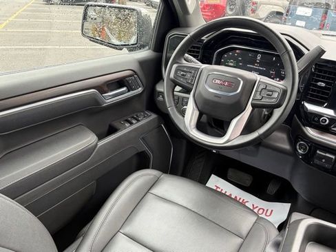 Used 2025 GMC Sierra 1500 SLT image 30