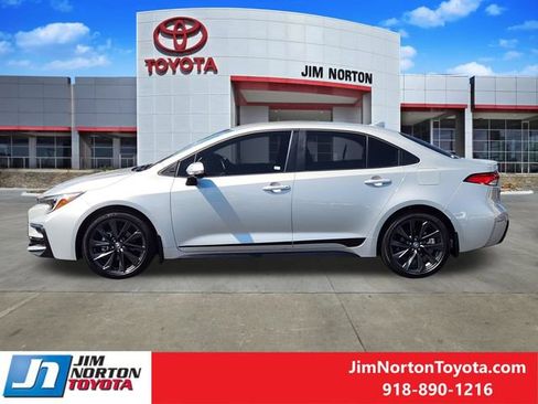 Used 2024 Toyota Corolla SE FWD image 6