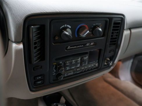 Used 1996 Chevrolet Impala SS RWD image 19