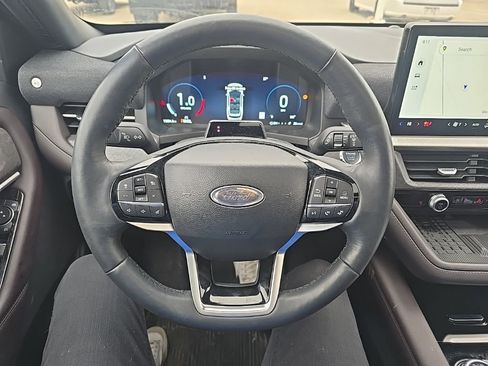 Used 2025 Ford Explorer Platinum w/ Ultimate Package image 20