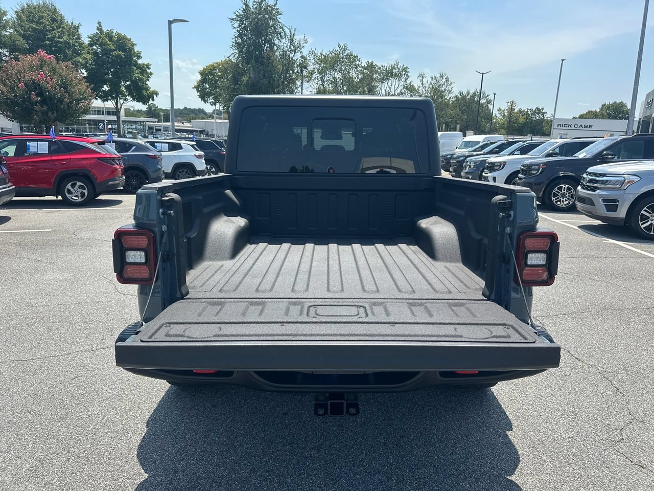 Used 2025 Jeep Gladiator Rubicon AWD/4WD image 18