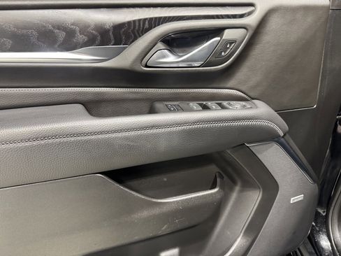 Used 2024 GMC Yukon Denali w/ Denali Reserve Package image 18