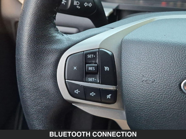 Used 2022 Ford Explorer XLT w/ Equipment Group 202A AWD/4WD image 17