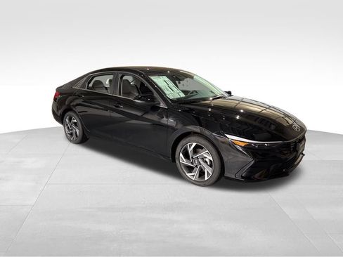 New 2026 Hyundai Elantra Limited FWD image 1