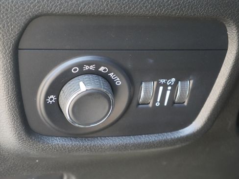 Used 2023 Jeep Grand Cherokee L Laredo AWD/4WD image 6