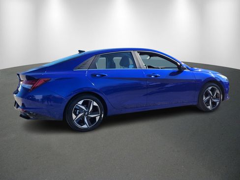 Used 2023 Hyundai Elantra Limited image 7