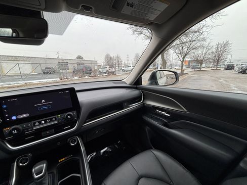 Used 2024 Toyota Grand Highlander XLE image 36