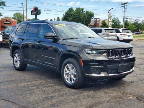Used 2022 Jeep Grand Cherokee L Limited AWD/4WD image 2