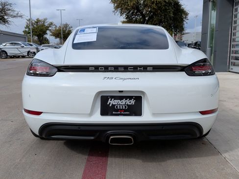 Used 2021 Porsche 718 Cayman image 9