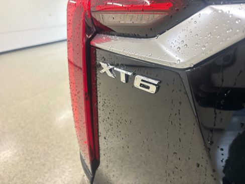 Used 2024 Cadillac XT6 Luxury image 11